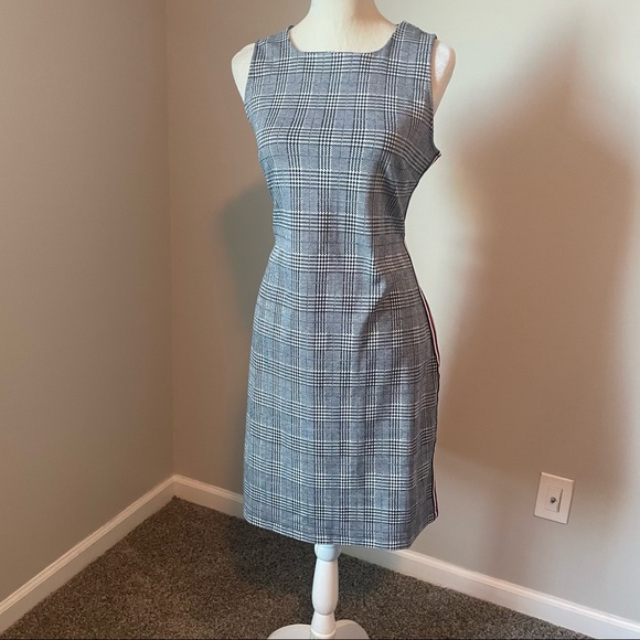 Banana Republic Sheath Dress - Picture 2 of 13